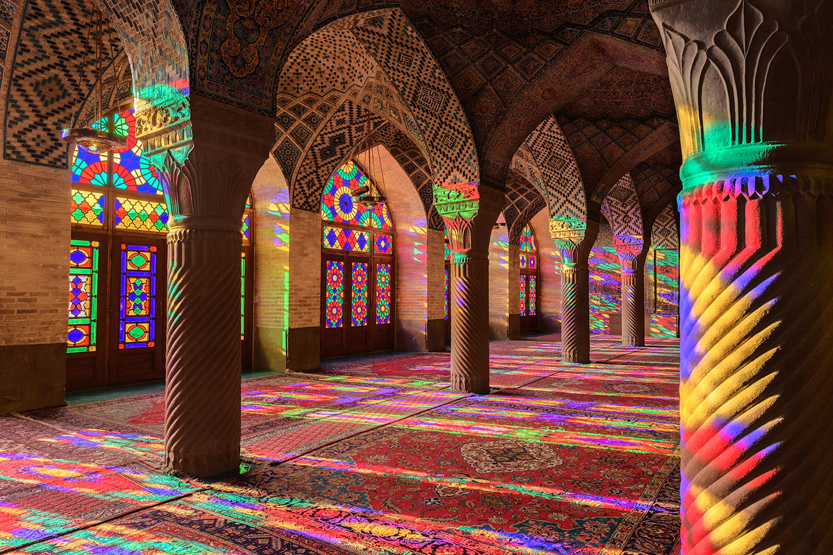 “Pure Persia – Landscapes and Architecture of Iran” (Daryl Godkin)